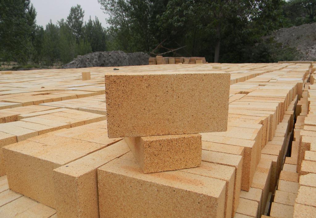 高鋁耐火磚、高鋁磚與粘土磚在15分廠鋁合金型材生產中的應用與協同